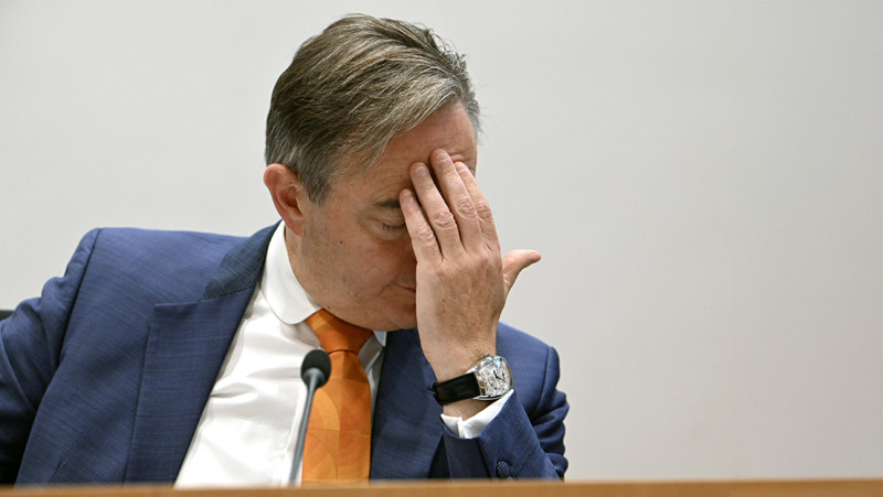 Van koffie naar compromis: regering sluit zomerakkoord bij het ochtendgloren