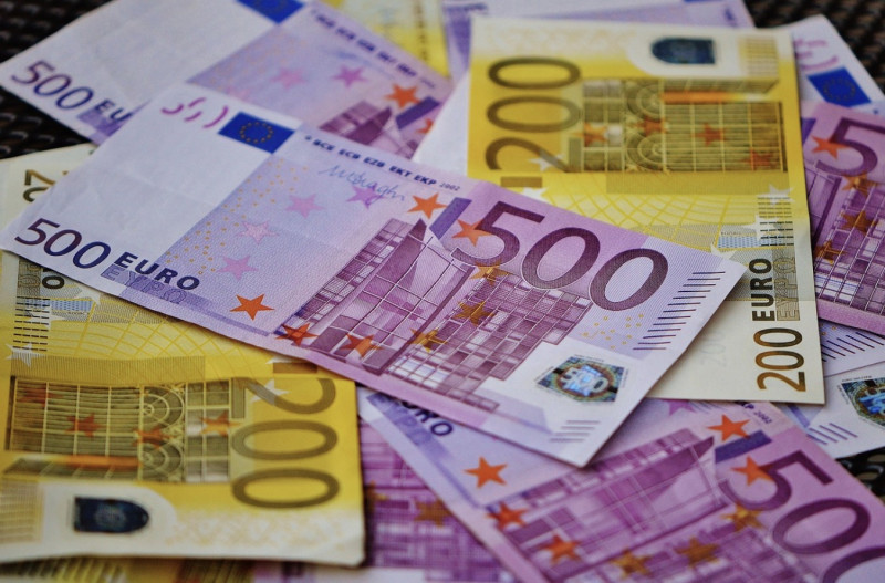 België subsidieert zijn eigen kapitaalsvlucht: jaarlijks laten migranten 7 miljard verdwijnen