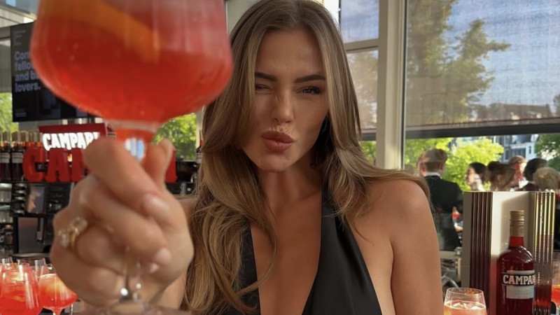 📸 Welgevormde Nederlandse columniste van Vogue is een vrouw naar ons hart