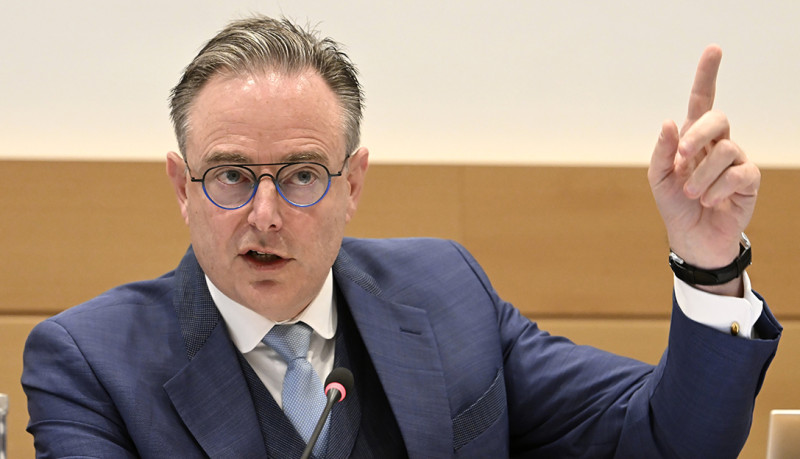 De Wever kritisch na handelsakkoord: “Europa moet minder naïef zijn”