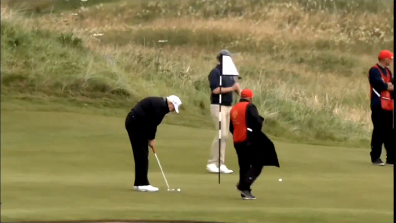 🎥  De grote Trump speelt vals met golf