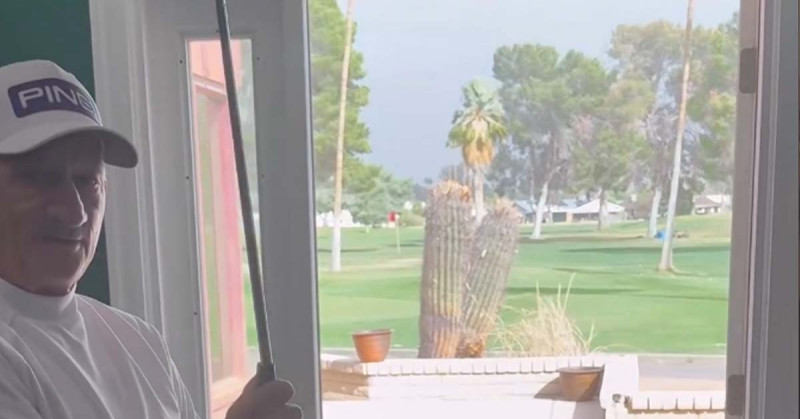 🎥 Man slaat zichzelf bijna knock-out tijdens golfdemonstratie