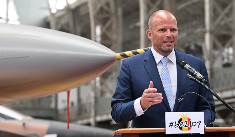 Militairen krijgen niet alleen opslag van Theo Francken, maar nu ook een lekkere premie