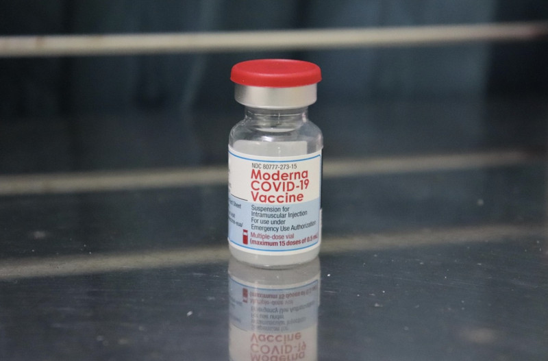 Bijwerkingen, kankers en doofpotten: wat verzwijgt België over het coronavaccin?