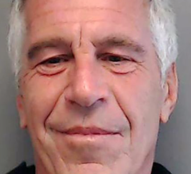 Epstein-dossier: Clintons gedagvaard om te getuigen - Bill 26 keer op vliegtuig van Epstein