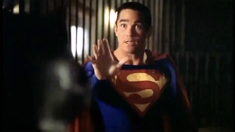 🎥  Ex-Superman Dean Cain gaat Trump - letterlijk - een handje helpen met het deporteren van migranten
