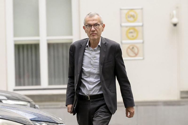 Regering snoeit in ziekteverlof zonder attest