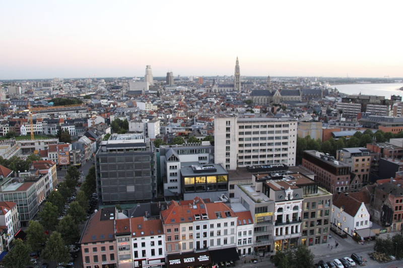 Geweld in Antwerpen: meerdere gewonden bij steekpartijen, onderzoek loopt
