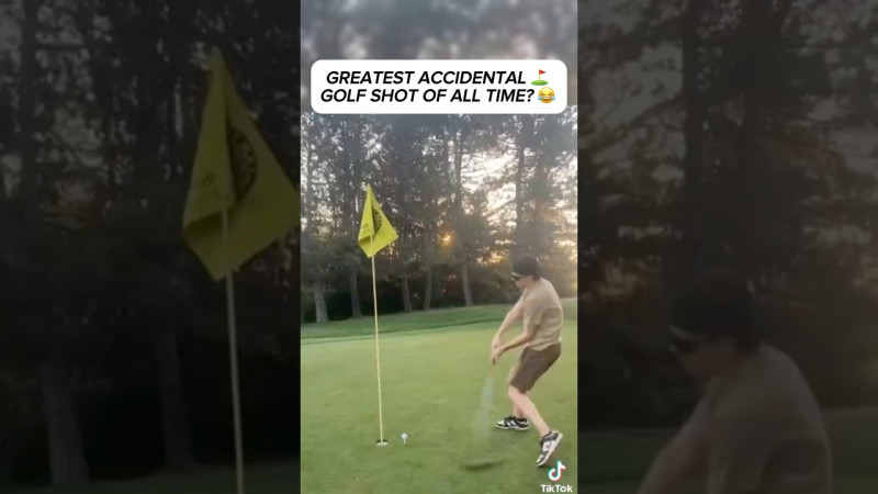 🎥 Jonge kerel maakt per ongeluk de slag van zijn leven op de golfbaan