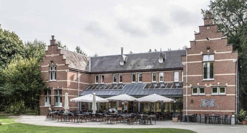 Vrieselhof viert 50 jaar als groen hart van Oelegem
