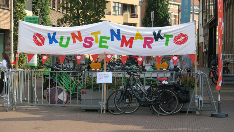 Schoten zet cultuurseizoen feestelijk in met gratis kunstenmarkt