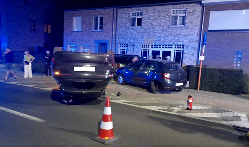 Verkeersongeval in Berlaar: Auto over de kop, lichtgewonde naar ziekenhuis