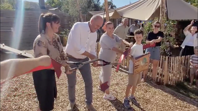 Basisschool Oosterwijk opent groene speelplaats met dorpsfeest