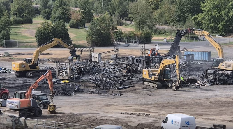Afbraak hoofdpodium Tomorrowland in volle gang na brand