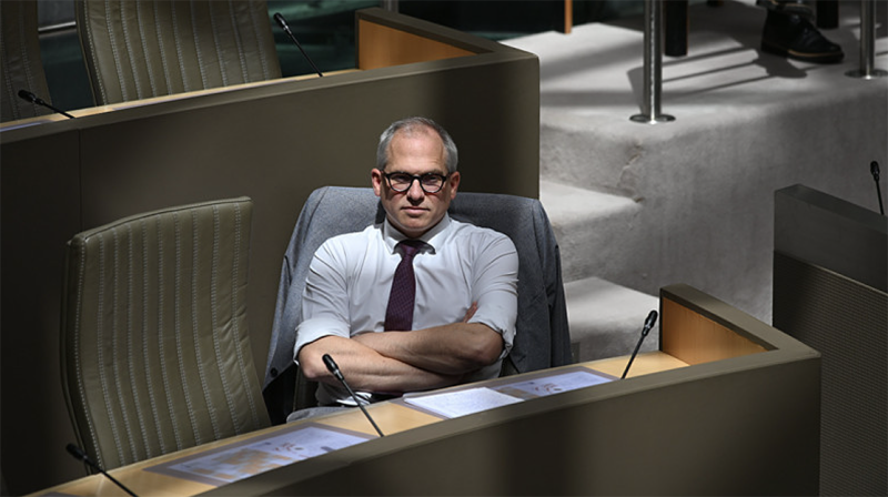 Diependaele probeert tijd te kopen, maar de druk wordt ondraaglijk: cd&v en Vooruit eisen actie tegen Israël