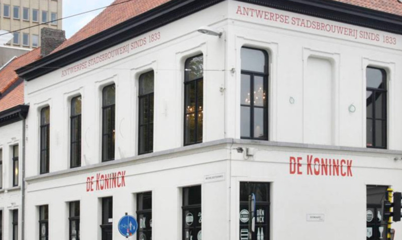 Brouwerij De Koninck viert jubileum met opening van Bar Modeste