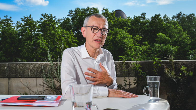 Vandenbroucke blokkeert inzage van zijn mails in het donorschandaal: reputatie boven transparantie?