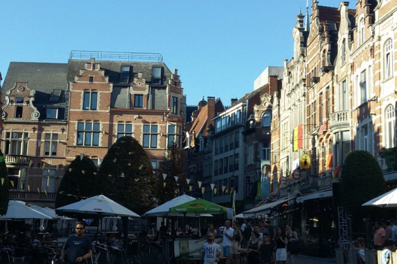 Gewelddadige nacht in Leuven: vechtpartij op Oude Markt