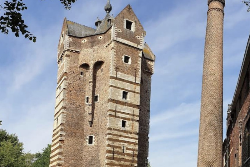 Mysterieuze brandstichting verwoest picknickbank bij Donjon Ter Heyden