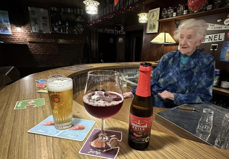 Einde van een tijdperk: Café Nova in Baarle-Hertog sluit definitief de deuren