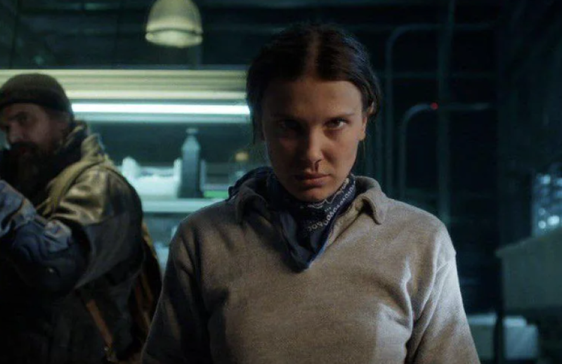 🎥 Stranger Things-actrice laat weinig aan de verbeelding over in doorschijnend pyjamasetje