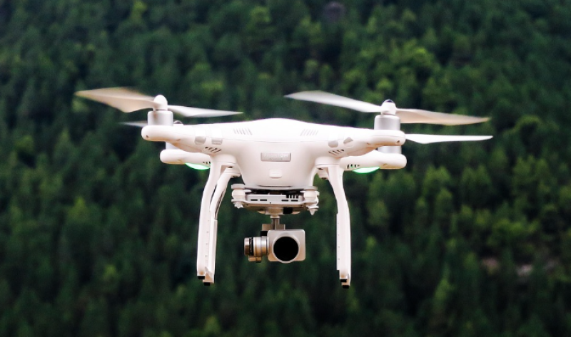 Vermiste jongen 's nachts gevonden dankzij drone