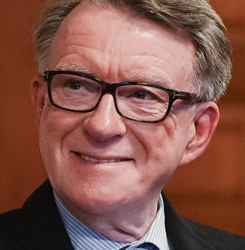 Mandelson onder vuur vanwege langdurige relatie met zedendelinquent Epstein