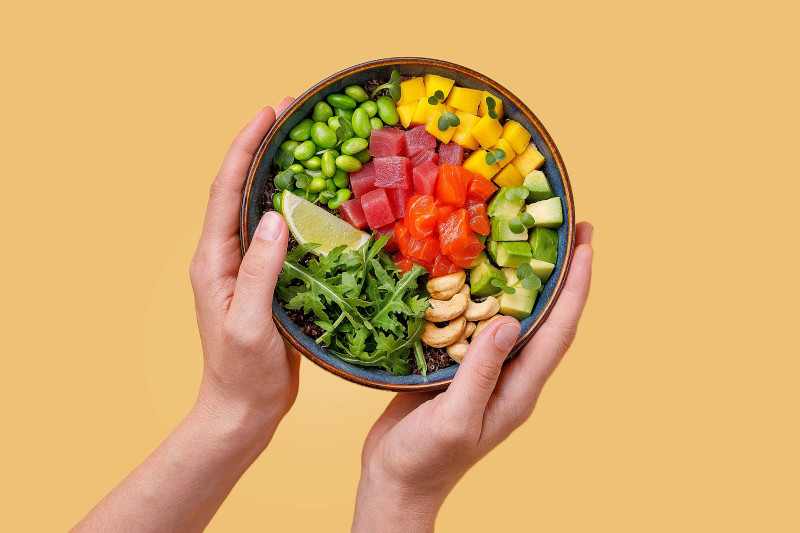 Culinaire vernieuwing in Deinze: Oké Poké Bowl lanceert pokébagels