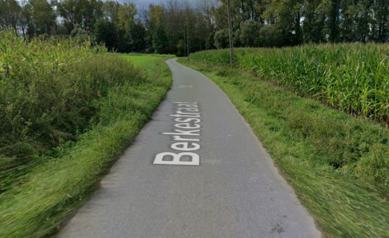 Vrachtwagenchauffeur vastgereden in de Berkestraat in Dendermonde