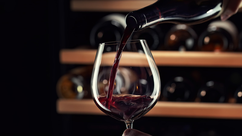 Genk verwelkomt nieuwe aperitief- en wijnbar Salú