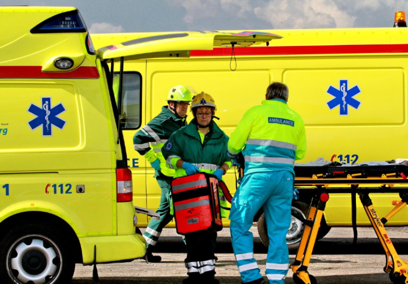 Drie gewonden na verkeersongeval op kruispunt nabij Neuseplein