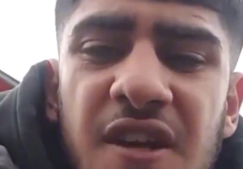 🎥 Filmpje van Syrische vluchteling die met moeder van koning wil rampetampen, gaat helemaal wild