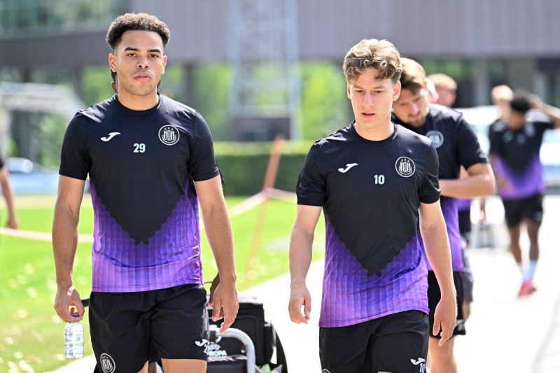 Vertrekken Verschaeren en Stroeykens straks gratis uit het Lotto Park? Paars-wit praat met zijn 'golden boys'