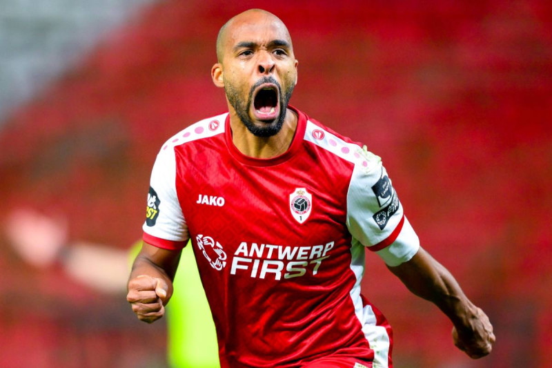 En plots staat Denis Odoi weer op het voetbalveld: biedt deze club hem een uitweg?