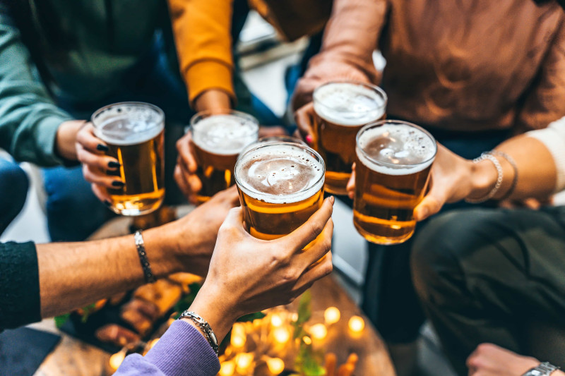 Aalst viert biercultuur: Begijnhof wordt bierdorp tijdens Autoloze Zondag 2025