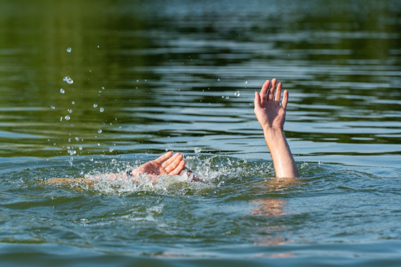 Tragisch ongeval in Liedekerke: Poolse visser verdrinkt in de Dender