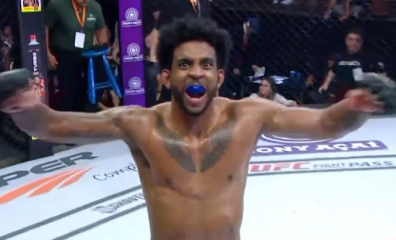🎥 MMA-scheidsrechter in Rio denkt dat knock-outs zelf herstellen