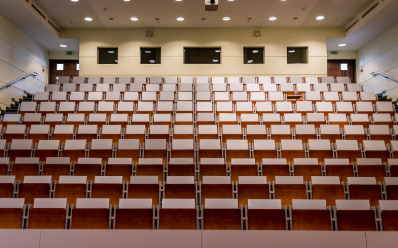 Capaciteitstekort aan UGent: studenten starten academiejaar zonder zitplaats