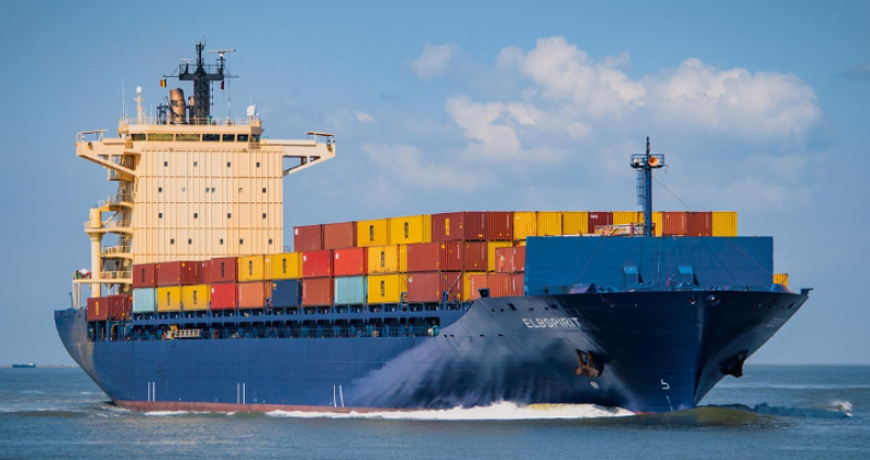 Ongeval in Zeebrugge: schip botst tegen Vandammesluis