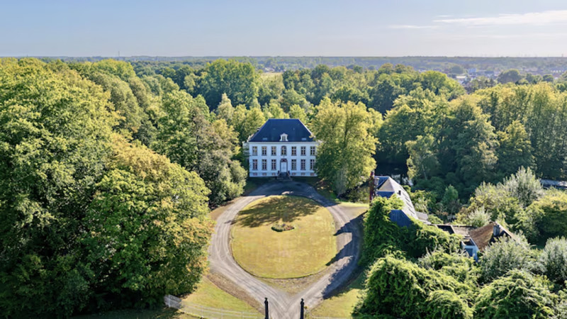 Historisch Kasteel Montens te koop in Massenhoven