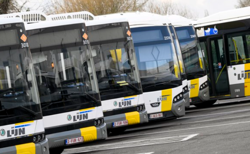 Verkeersincident in Aalst: auto botst tegen bus van De Lijn