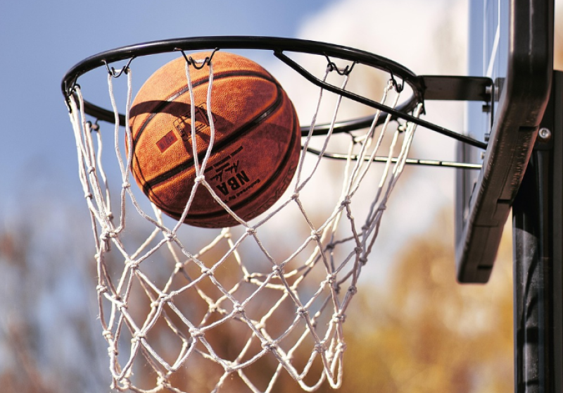 Sint-Niklaas opent eerste 3x3 basketbalcourt op schoolterrein