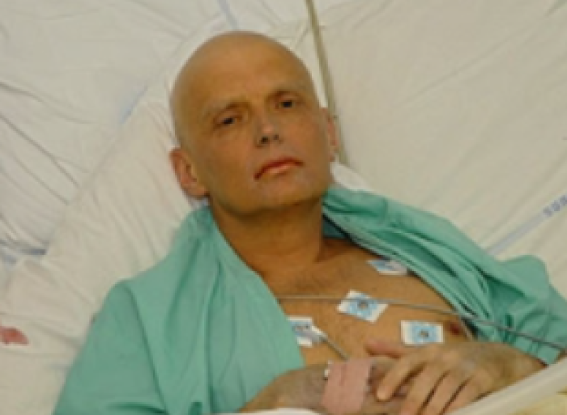 Stervende Litvinenko werd onderzocht door wetenschapper die nadien “zelfdoding“ pleegde met twee verschillende messen