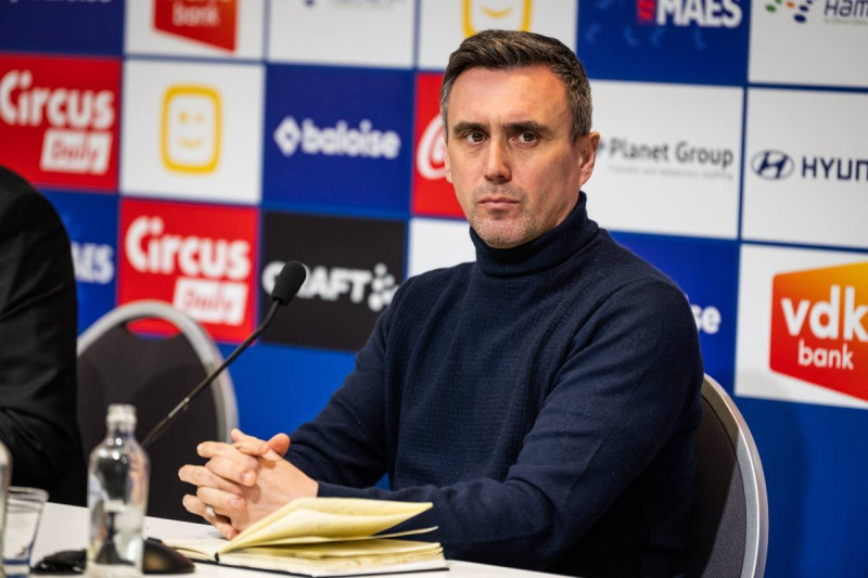 Ondanks sportief betere resultaten hakt KAA Gent bikkelharde knoop door over Arnar Vidarsson