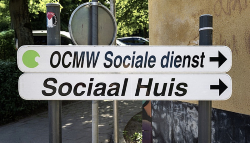 Gent: Syriër die OCMW-medewerker doodstak, vindt het ‘onmenselijk’ in de cel