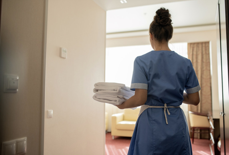 Hotelkamer 69: “Hij greep naar mijn boezem en wilde dat ik hem bevredigde”