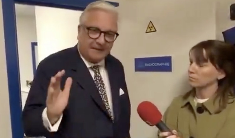 🎥 Hilarisch: prins Laurent zet VTM-journaliste in d'r onderhemd