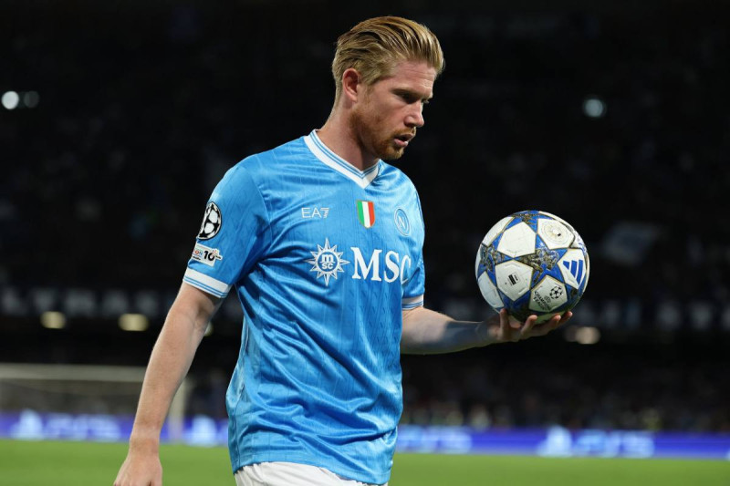 De Bruyne schrijft CL-geschiedenis, PSG deelt een tik uit aan Barcelona en doelpuntenkermis in Dortmund
