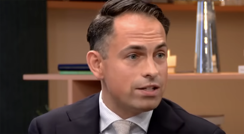 🎥  Tom Van Grieken: "Flexijobs in steeds meer sectoren is tikkende tijdbom onder sociale zekerheid"