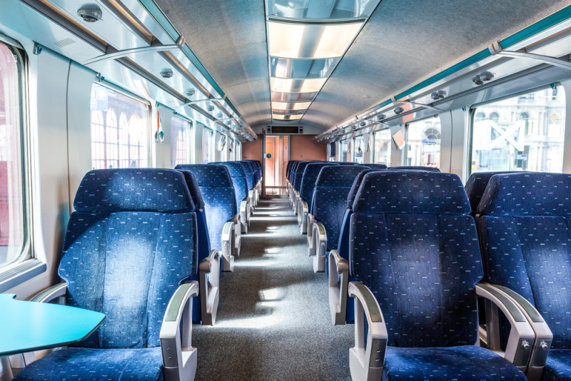 Celstraf met uitstel voor twintiger na aanval op treinbegeleidster in Dilbeek